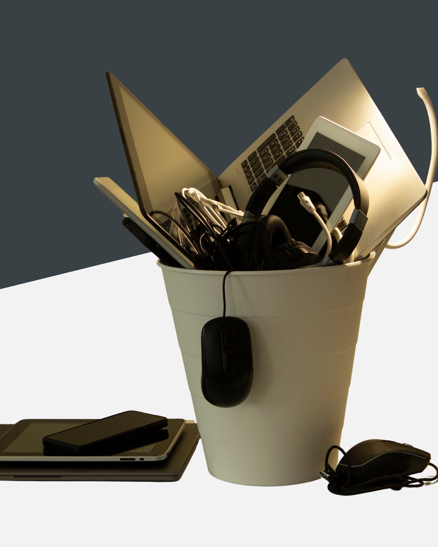 ELECTRONIC GADGETS